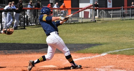 Baseball Sweeps Triple-Header Against Michigan-Dearborn in WHAC Play
