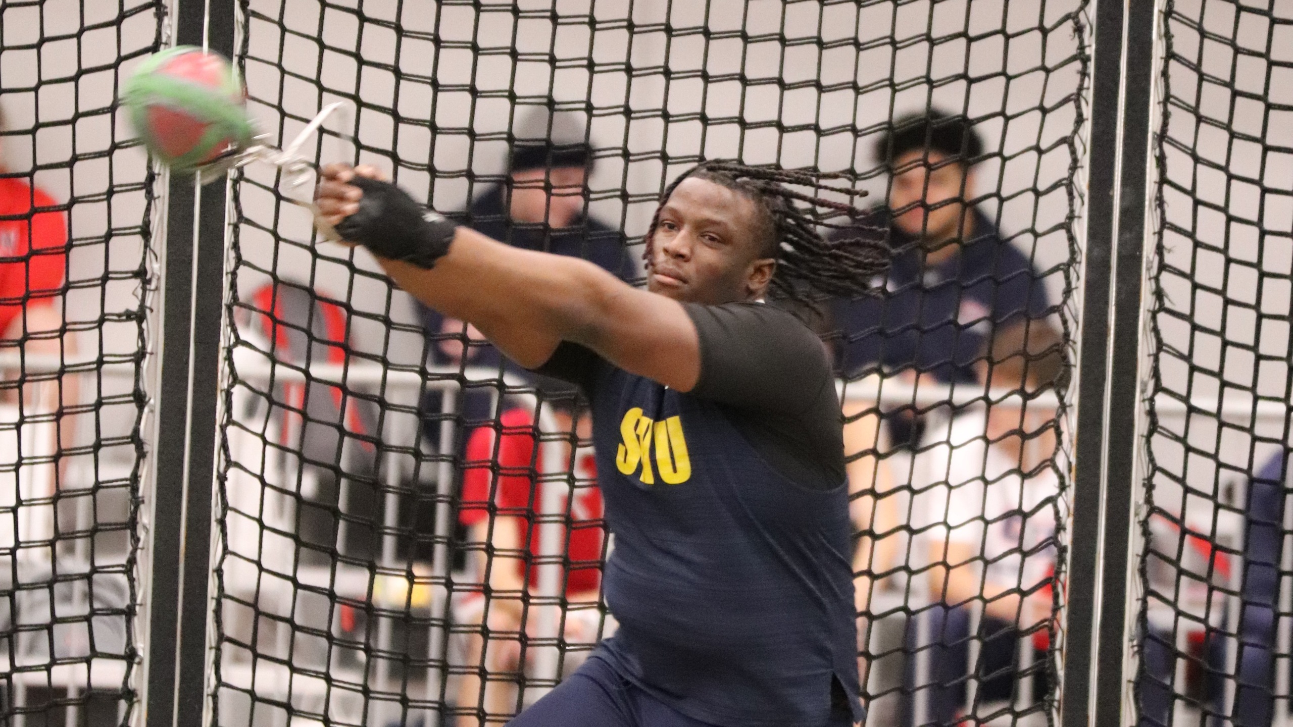 Leupold, Harris Win Events over Weekend for Men's Track and Field