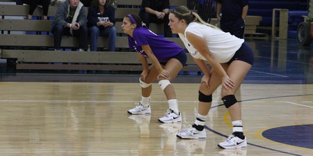 Women's Volleyball Edged by UNOH in Five