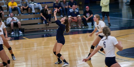 Women's Volleyball Sweeps Lourdes in WHAC Opener