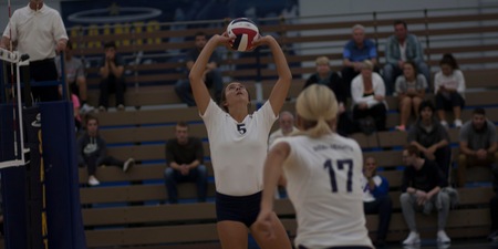 Women's Volleyball Drops WHAC Match to Lourdes