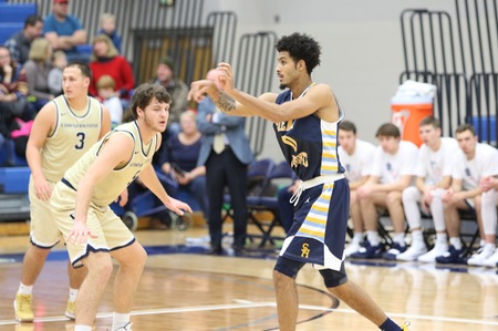 Men's Basketball Speeds Past Racers 95-70 on the Road