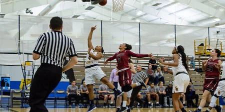 Women's Basketball Defeats Governors State in Non-Conference Contest