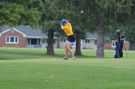 Women's Golf Finishes 5th at Defiance Invitational